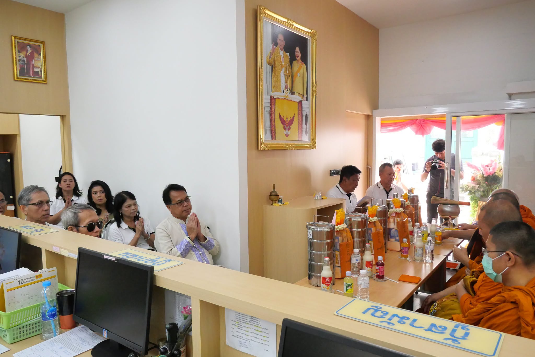title - รองเลขาธิการ ส.ป.ก. ร่วมพิธีสักการะสิ่งศักดิ์สิทธิ์และพิธีสงฆ์ วันทำบุญสหกรณ์ออมทรัพย์สำนักงานการปฏิรูปที่ดินเพื่อเกษตรกรรม จำกัด เนื่องในโอกาสเปลี่ยนแปลงที่ตั้งสำนักงานแห่งใหม่ 